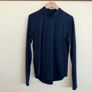Lululemon 100% Merino Wool LS Top 10